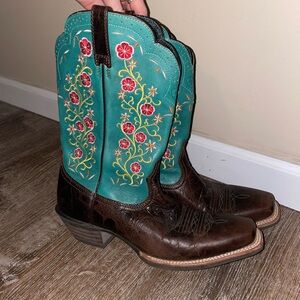 Ariat Women’s Teal and Brown R Toe Western Boots. Brand New!